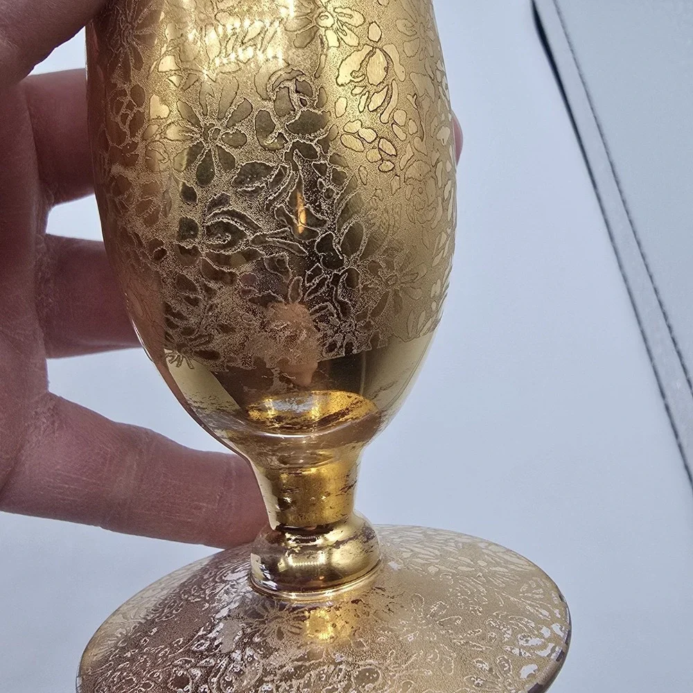 Vintage‎ Beautiful Bud Glass Vase Gold Floral Patterns Hollywood Regency